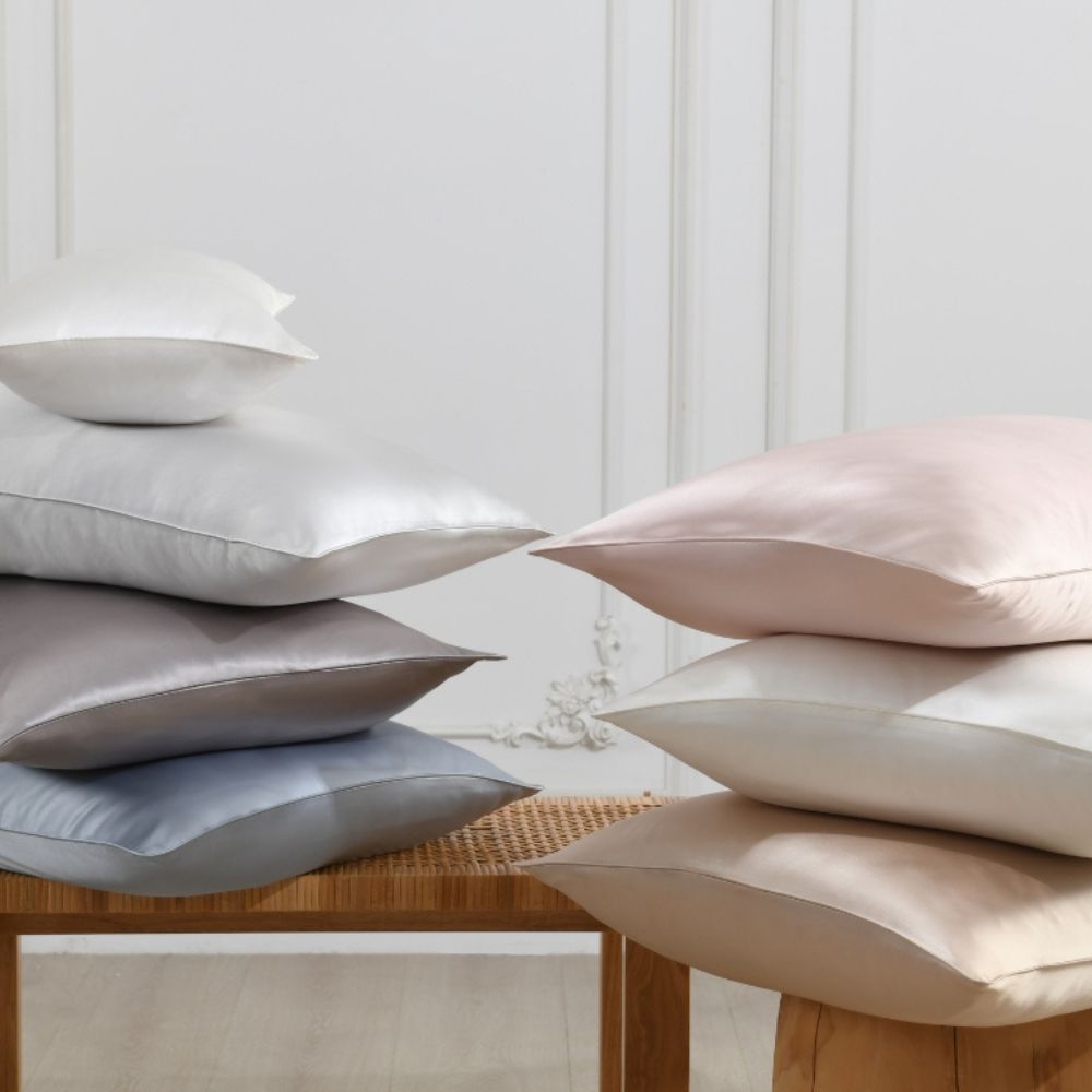 100% pure mulberry silk pillowcase with a luxurious satin finish, soft and breathable for skin and hair care.